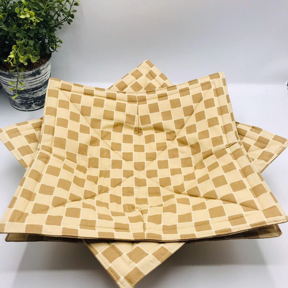 Microwave Dinner Plate Cozy, Checker Print Neutral Reversible